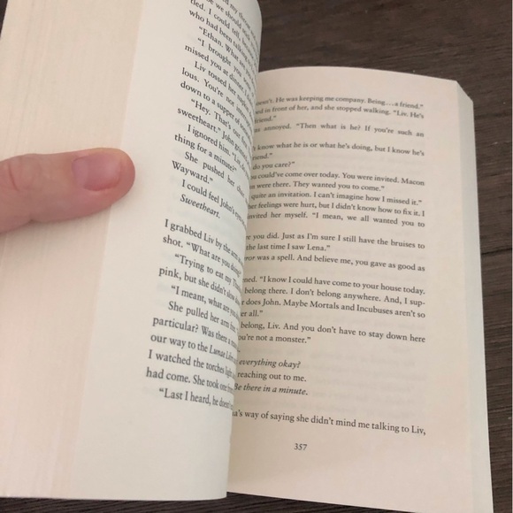 Beautiful Chaos by: Garcia & Stohl paperback book - Picture 3 of 5